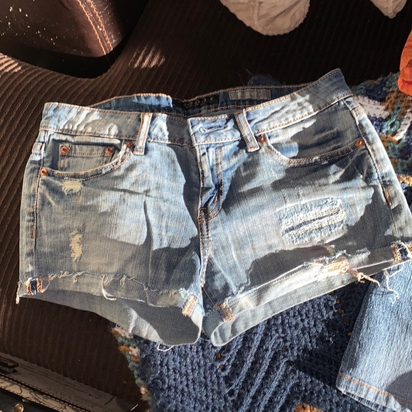Aeropostale Shorty Jean shorts size 4 BNWOT - Picture 1 of 7